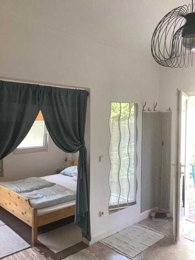 Pitypang Lak Apartment Szigetmonostor Ngoại thất bức ảnh